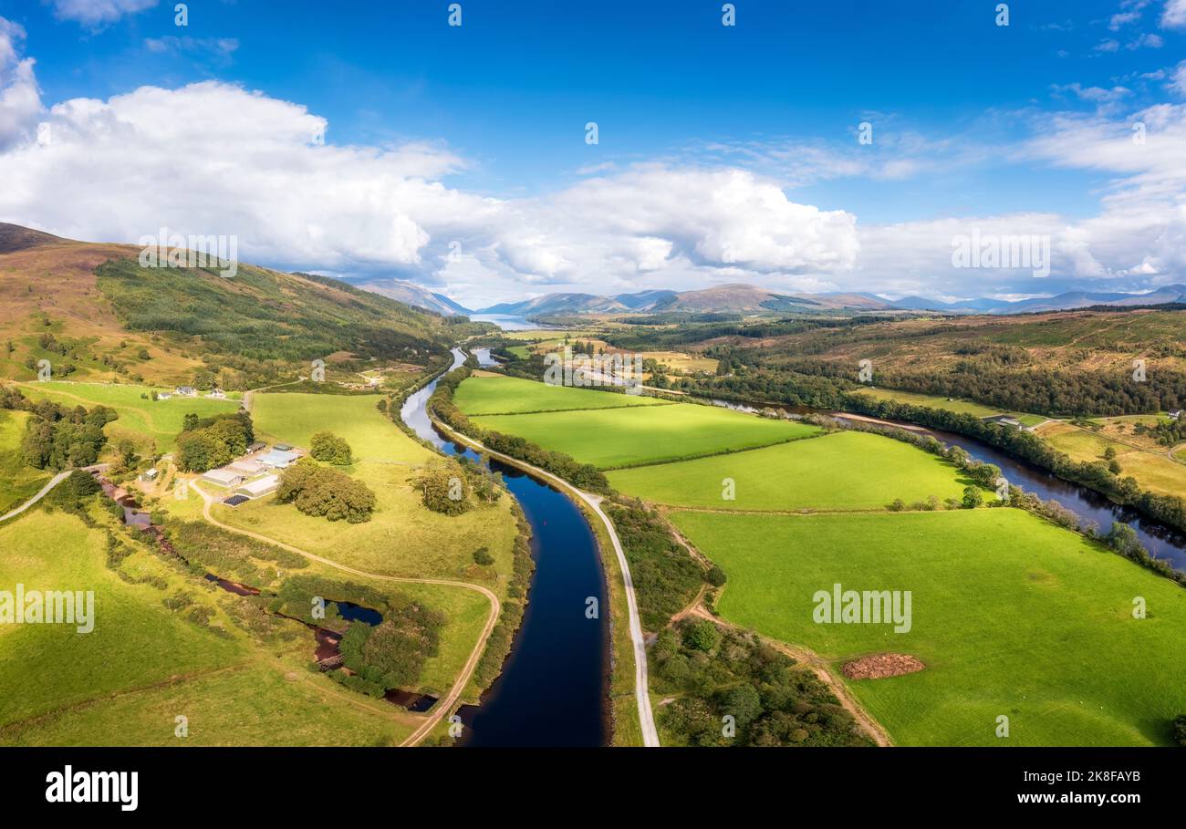 Veduta aerea della Great Glen Way dal canale di Caledonian, Scozia Foto Stock