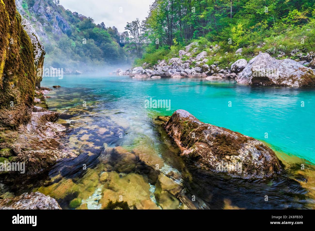 Slovenia, Vista del fiume Soca color turchese Foto Stock