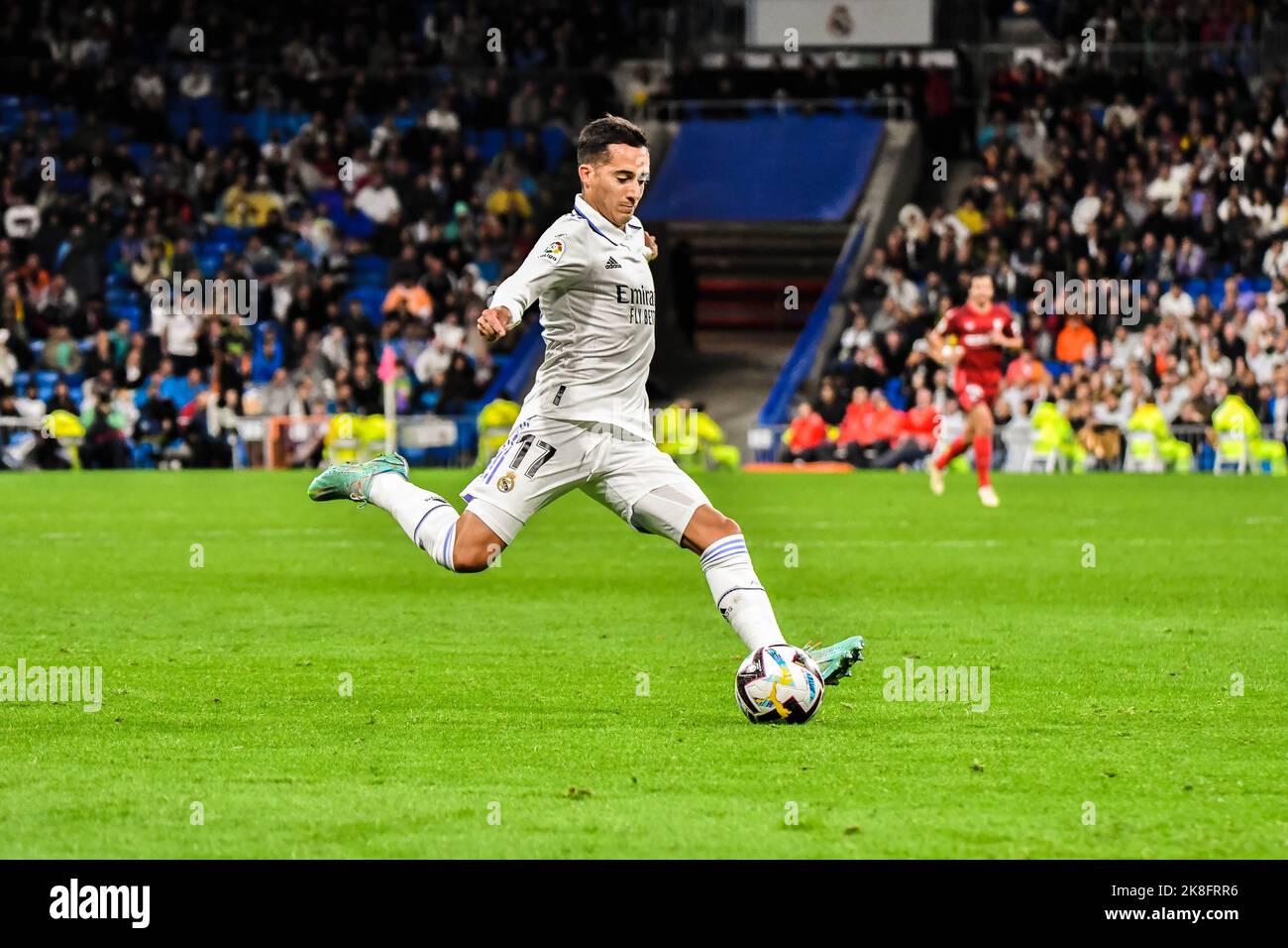 MADRID, SPAGNA - 22 OTTOBRE: Lucas Vazquez del Real Madrid CF durante la partita tra Real Madrid CF e Sevilla CF della Liga Santander il 22 ottobre 2022 a Santiago Bernabeu di Madrid, Spagna. (Foto di Samuel Carreño/PxImages) Foto Stock