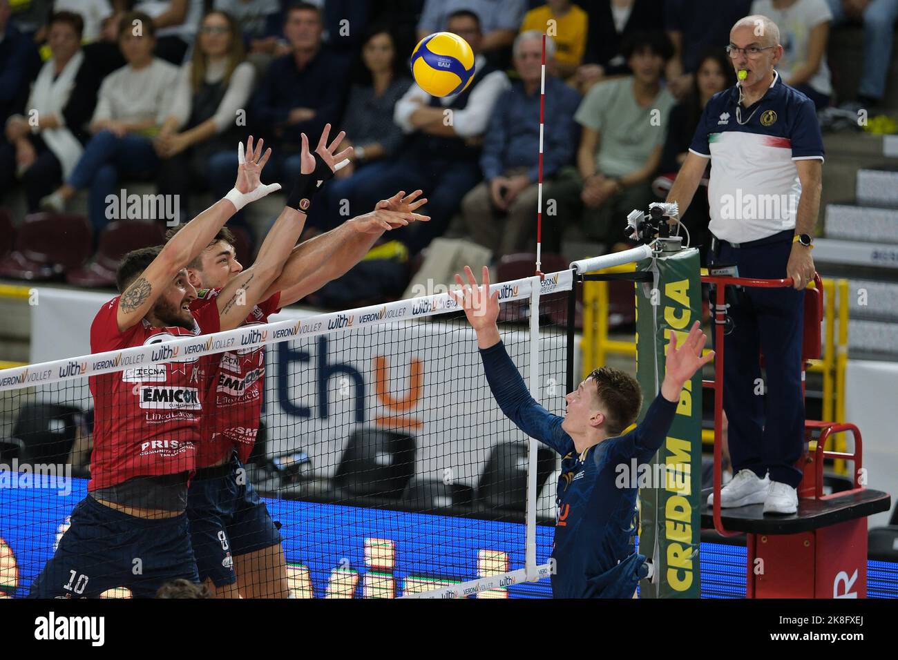 Verona, Italia. 22nd Ott 2022. Galleria della partita tra WithU Verona e Gioiella Prisma Taranto valida per una quarta giornata del campionato italiano di pallavolo maschile Superlega il 22 ottobre 2022 a pala AGSM-AIM a Verona Credit: Roberto Tommasini/Alamy Live News Foto Stock