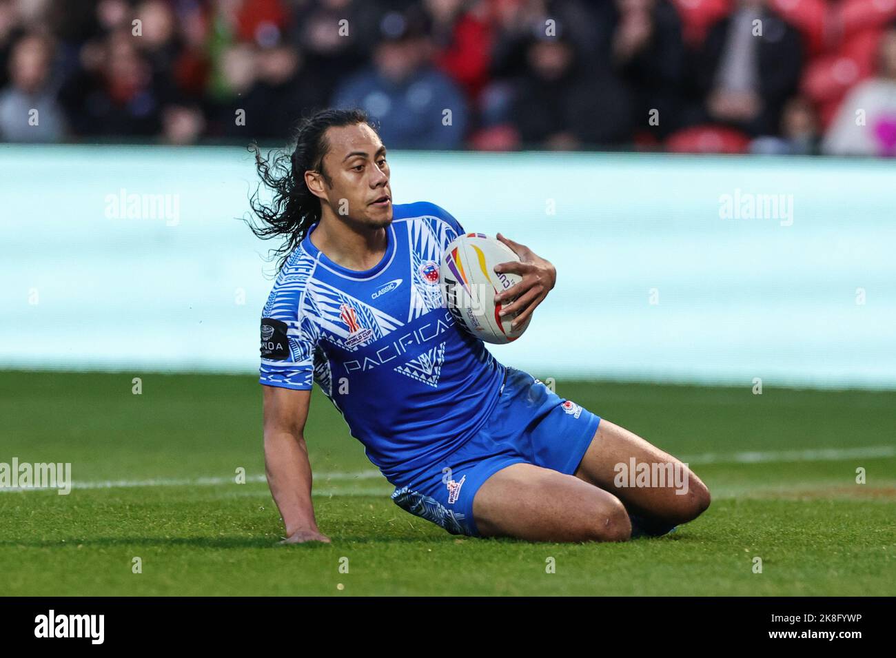 Jarome Luai di Samoa va alla prova durante la Coppa del mondo di Rugby 2021 Gruppo A partita Samoa vs Grecia all'Eco-Power Stadium, Doncaster, Regno Unito, 23rd ottobre 2022 (Foto di Mark Cosgrove/News Images) Foto Stock