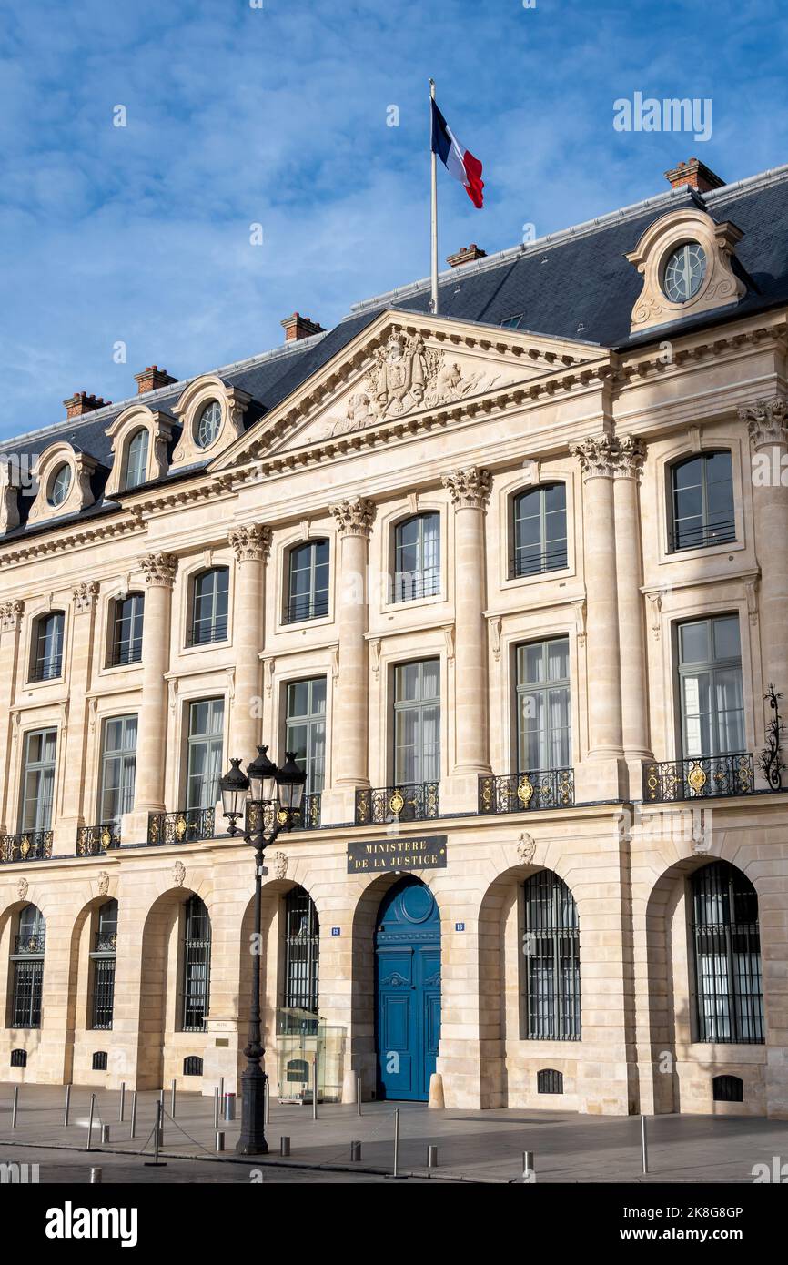 Vista esterna del Ministero della Giustizia francese, chiamato anche 'Chancellerie', situato in Place Vendome, nel 1st ° arrondissement di Parigi, Francia Foto Stock