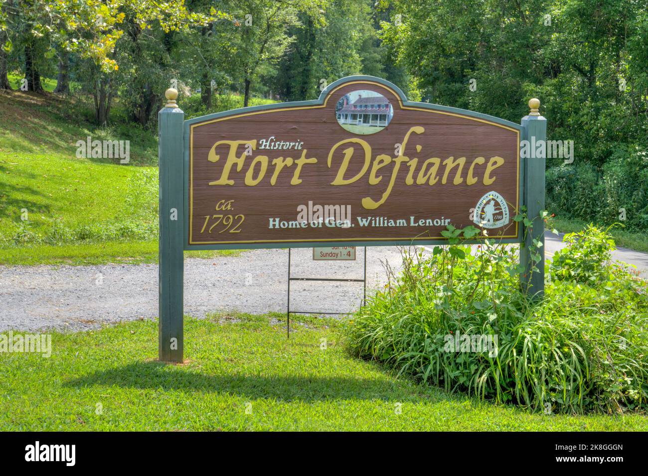 Ingresso a Fort Defiance, la casa del historic18th ° secolo del generale William Lenoir a Lenoir, Carolina del Nord. Foto Stock