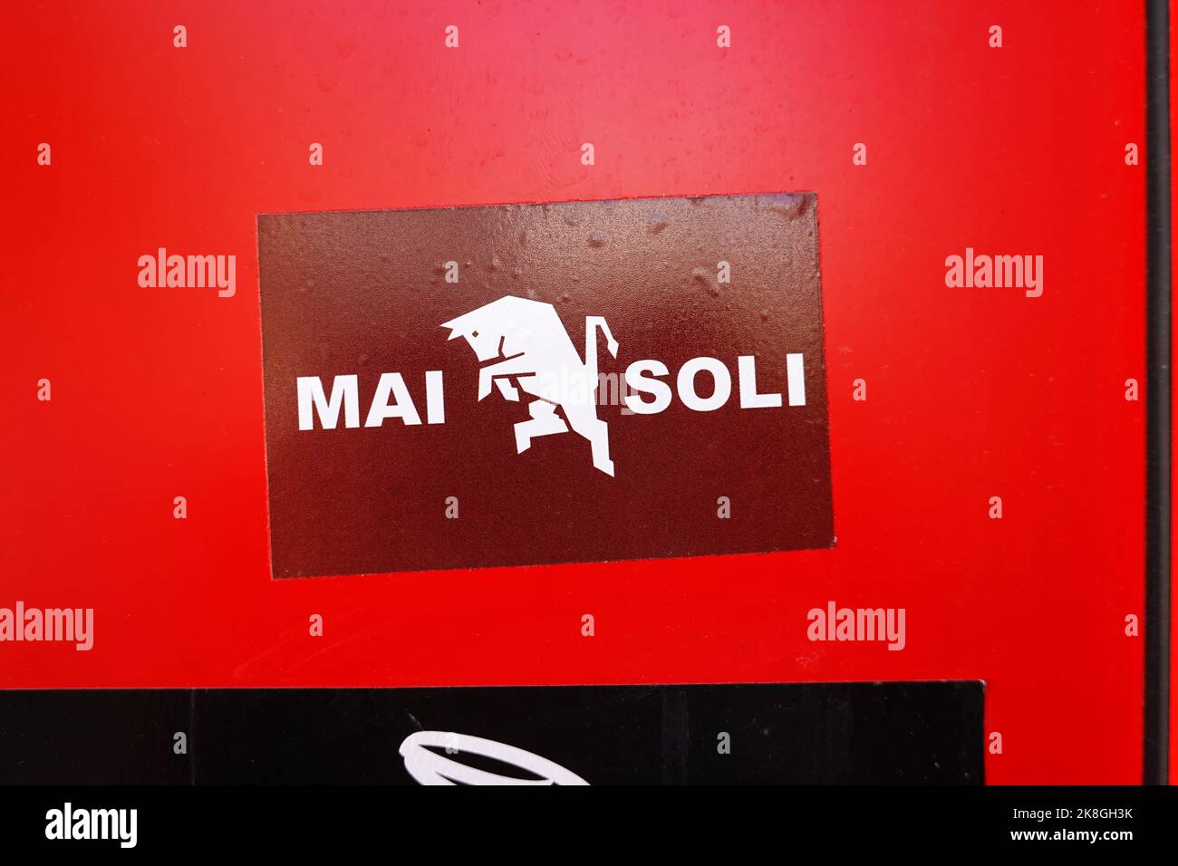 Adesivo mai soli, Saranda, Repubblica di Albania Foto Stock