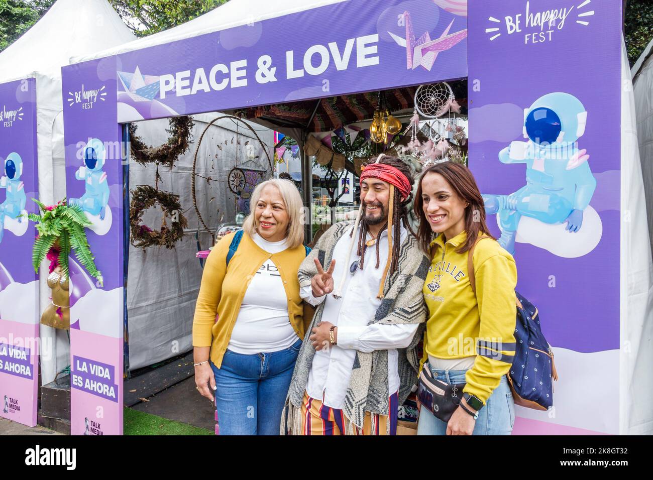 Bogota Colombia, El Chico Parque de la 93 Be Happy Fest, festa della comunità fiera annuale evento, venditori venditori venditori venditori vendita stand stand stand stand stand stand stand stand stand stand stand stand stand stand stand stand stand vendita Foto Stock