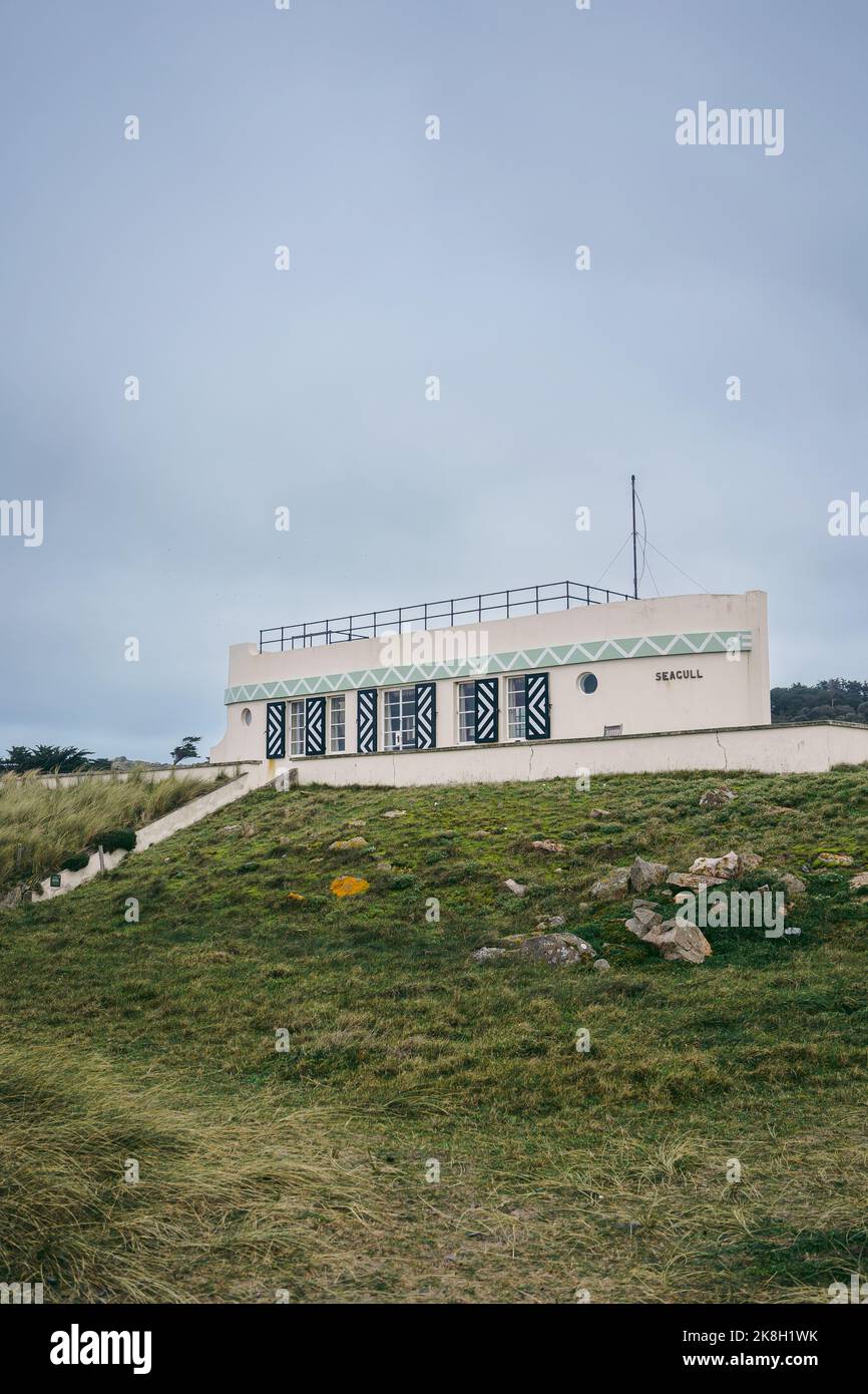 Jersey Island, Channel Island | UK - 2022.01.29: Barge Aground Property è un'unica barca a forma di mare follia, costruito negli anni '30, posizione unica Foto Stock