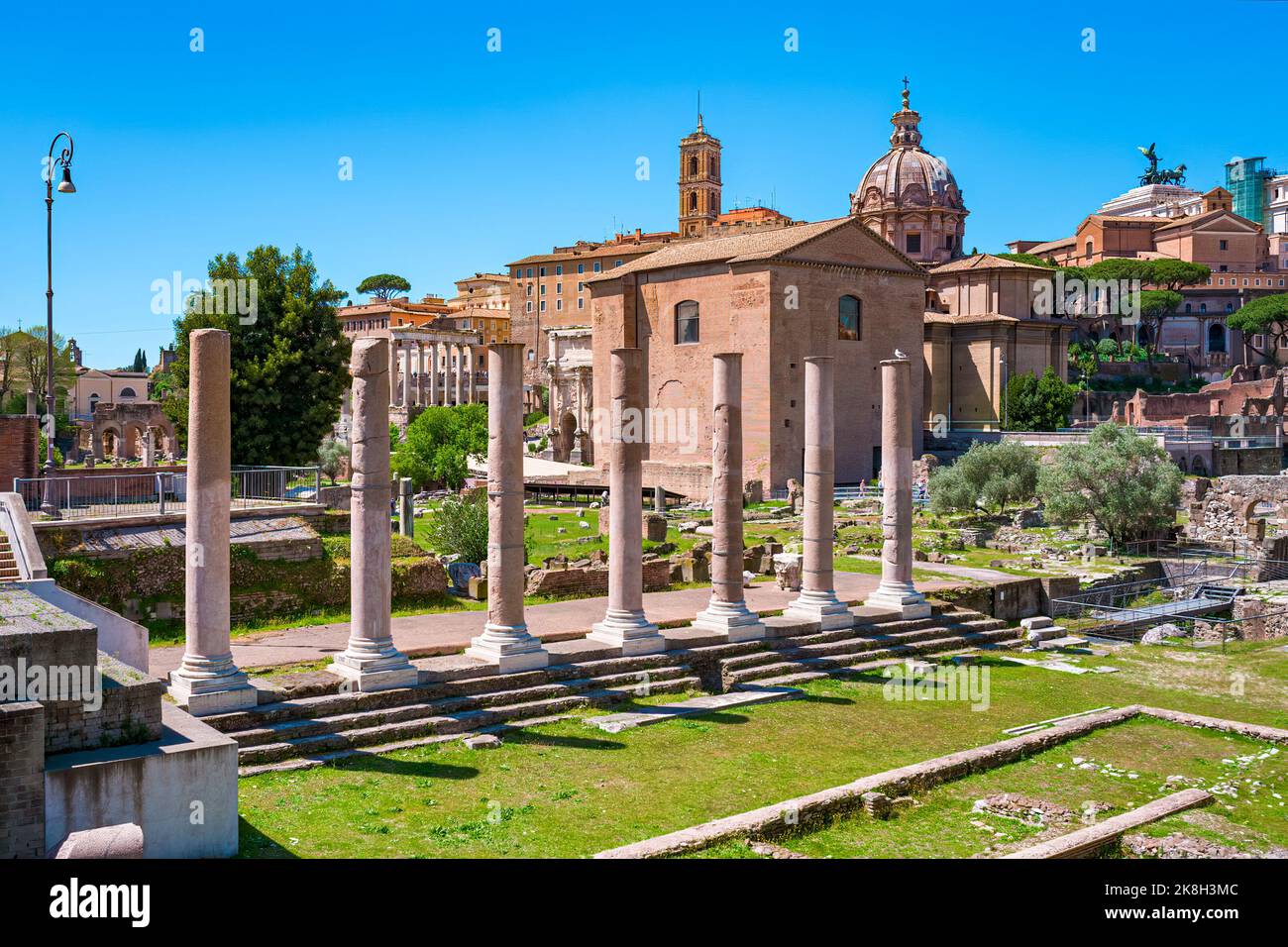 Il Foro Romano, il Foro Romano al centro del centro storico di Roma Foto Stock