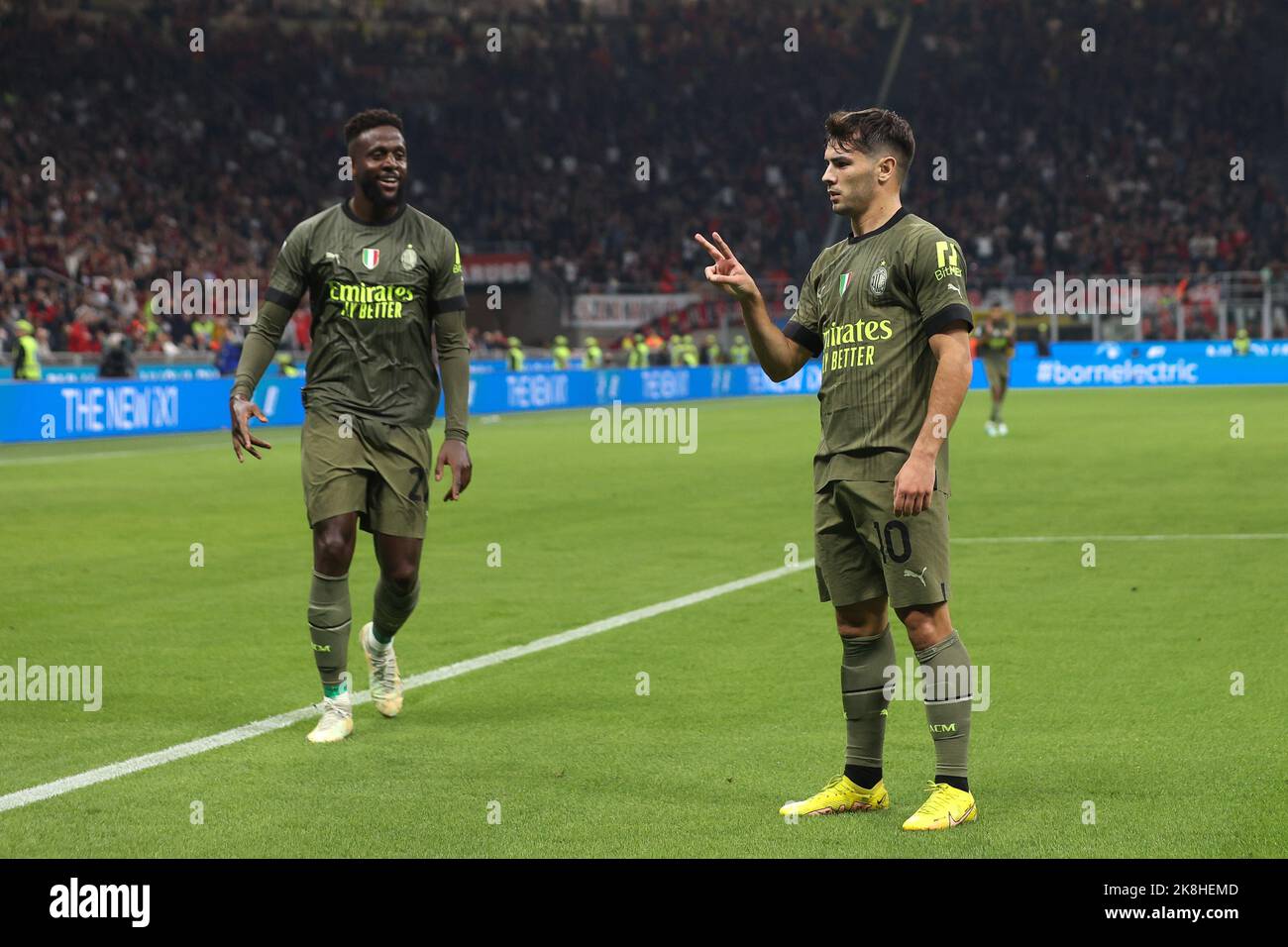 Milano, Italia. 22nd Ott 2022. Italia, Milano, 22 2022 ottobre: Brahim Diaz (centrocampista AC Milan) segna e celebra il 2-0° gol a 41' durante la partita di calcio AC MILAN vs MONZA, Serie A Tim 2022-2023 day11 stadio San Siro (Credit Image: © Fabrizio Andrea Bertani/Pacific Press via ZUMA Press Wire) Foto Stock