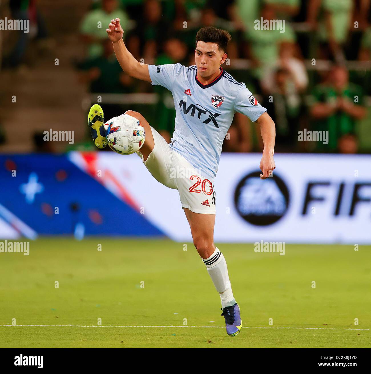 Austin, Texas, Stati Uniti. 23 ottobre 2022: L'FC Dallas inoltra Alan Velasco (20) durante la prima metà di una partita di calcio della Major League tra l'Austin FC e l'FC Dallas il 23 ottobre 2022, ad Austin. (Credit Image: © Scott Coleman/ZUMA Press Wire) Credit: ZUMA Press, Inc./Alamy Live News Foto Stock