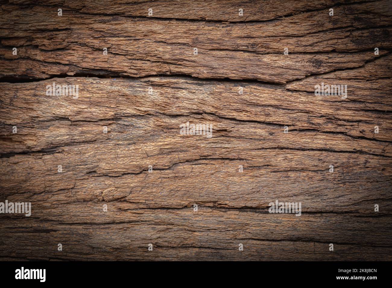 Vecchio grunge sfondo di legno scuro testurizzato, la superficie della vecchia struttura di legno marrone, pannelli di legno vista dall'alto Foto Stock