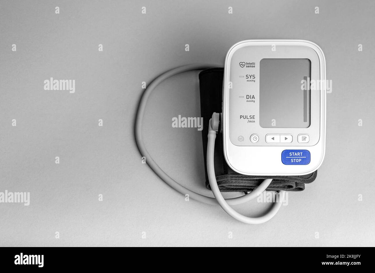 Termometro elettronico per uso medico per la misurazione della pressione. Foto Stock