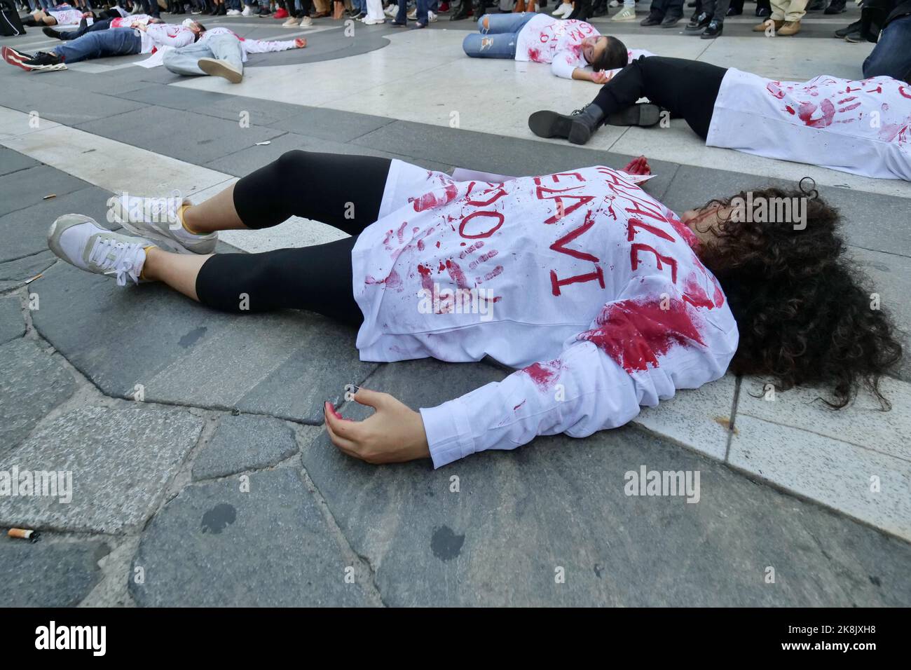 Protesta della comunità iraniana nella piazza della cupola contro la violenza contro le donne e la morte di Masha Amini e per i diritti delle donne Foto Stock