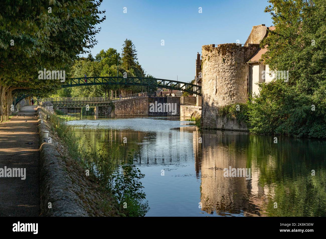 Il canale 'Canal de Briare' a Montargis, Francia Foto Stock