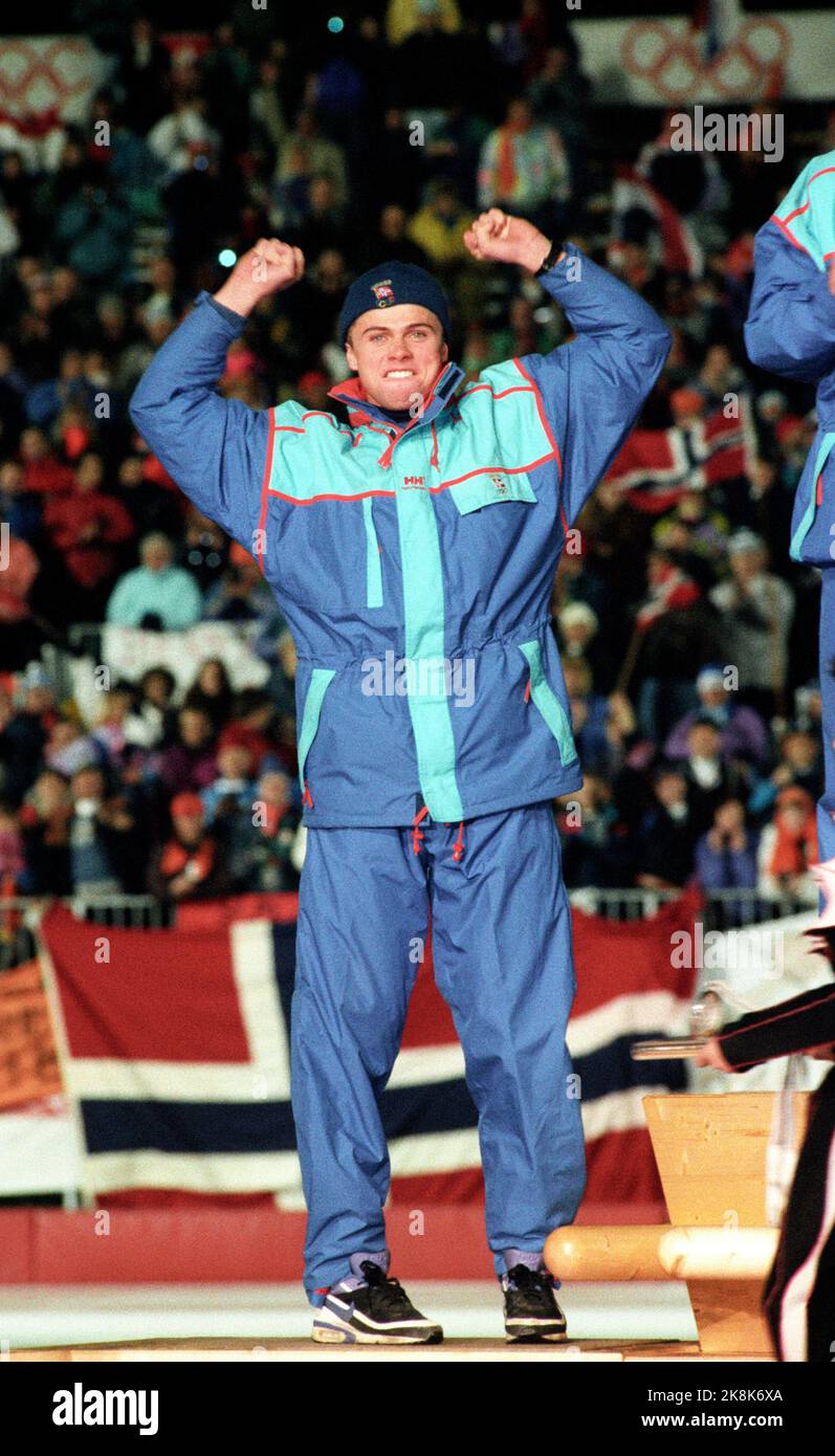 Albertville 19920216 Olympic-92 Albertville, pattinaggio, 1500 m, uomini, Ådne Søndrål alliera dopo i suoi 1500 metri. Divenne il numero 2 e prese la medaglia d'argento. Qui al podio della vittoria. Foto: Lise Åserud / NTB / NTB Foto Stock