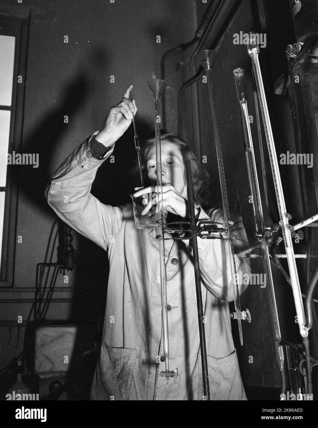 Notodden 19490312 Kunstsilkefabrikken COME produzione di seta d'arte. Il prodotto di qualità è la parola chiave all'arte silksfabrikken. Foto; Sverre A. Børretzen / corrente / NTB Foto Stock