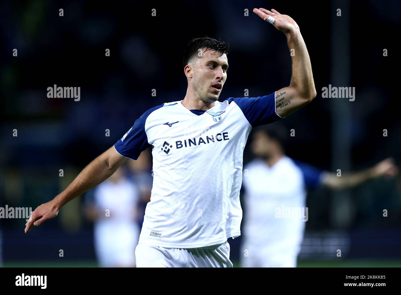 Bergamo, Italia. 23rd Ott 2022. Nicolo Casale della SS Lazio gesta durante la Serie Una partita tra Atalanta BC e SS Lazio allo Stadio Gewiss il 23 ottobre 2022 a Bergamo. Credit: Marco Canoniero/Alamy Live News Foto Stock