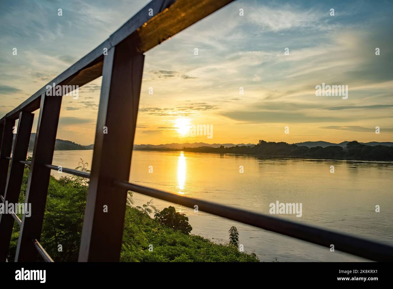 Lo scenario del tramonto a Chiang Khan nel Distretto di Chiang Khan, Provincia di Loei, Thailandia. Foto Stock