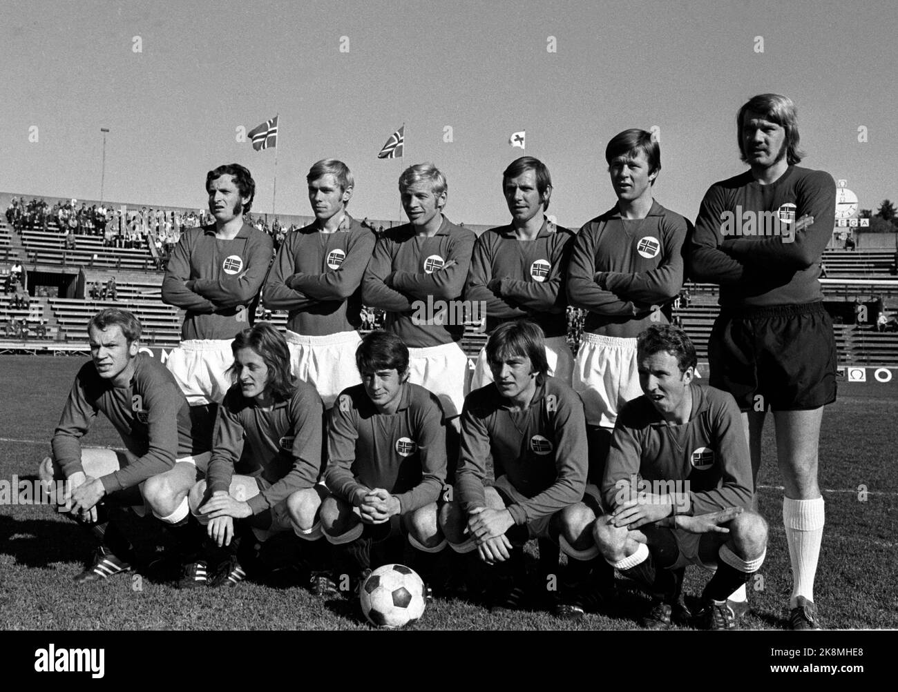Calcio Oslo 19710926. La nazionale norvegese precede la partita contro la Danimarca. Davanti ad esempio Spydevold, Tom Jacobsen, Ola Dybwad-Olsen, Jan Fuglset e Kjetil Hasund. Bak.f.v. Anbjørn Ekeland, Trond Pedersen, Sigbjørn Slinning, Tore Børrehaug, per Pettersen e portiere Geir Karlsen. Foto: NTB / NTB Foto Stock