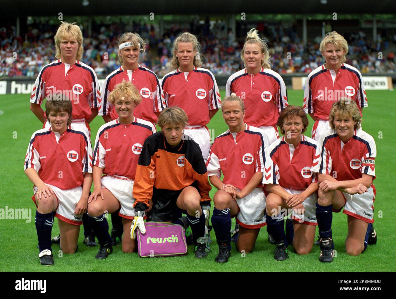 Aalborg, Danimarca 19910714 Campionato europeo di calcio femminile a Ålborg. La finale è stata vinta dalla Germania. Norvegia-Germania 1-3. Foto della squadra Norvegia. Linda Medalen # 3 da destra, prima fila. Foto: Agnete Brun / NTB Foto Stock
