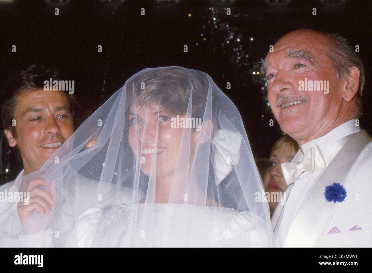 Alain Delon, ospite del matrimonio di Eddie Barclay e Cathy Esposito. Neuilly sur Seine, 22 giugno 1984 Foto Stock