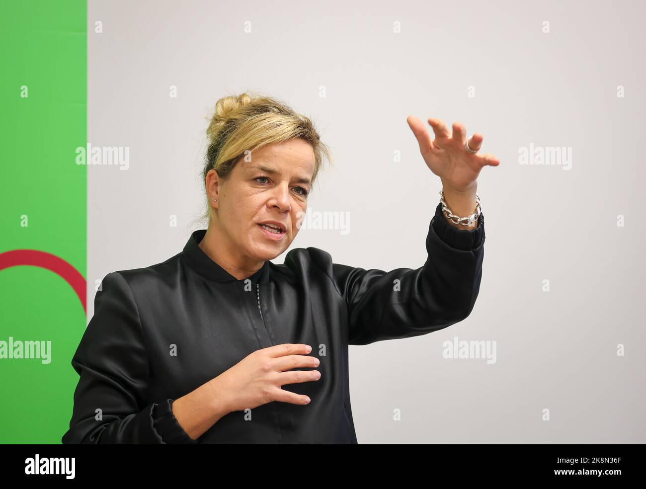 Holzwickede, Renania settentrionale-Vestfalia, Germania - Mona Neubaur, Ministro dell'Economia, dell'industria, della protezione del clima e dell'energia e Vice primo Ministro o Foto Stock