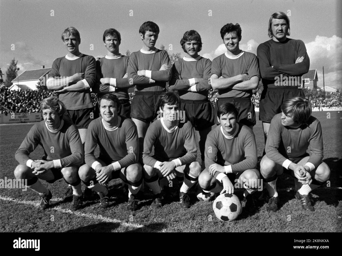 Oslo 19711003 immagine della squadra di calcio di Rosenborg Ballklubb pronta per la finale. B.f.v. Knut Jenssen, Bjørn Rime, Jan Christiansen, Erling Næs, Kåre Rønnes e Geir Karlsen. F.F.V: Erling Meirik, Arne Hansen, Tore Lindseth, Bjørn Wirkola e Terje Mørkved. Foto: NTB / NTB Foto Stock