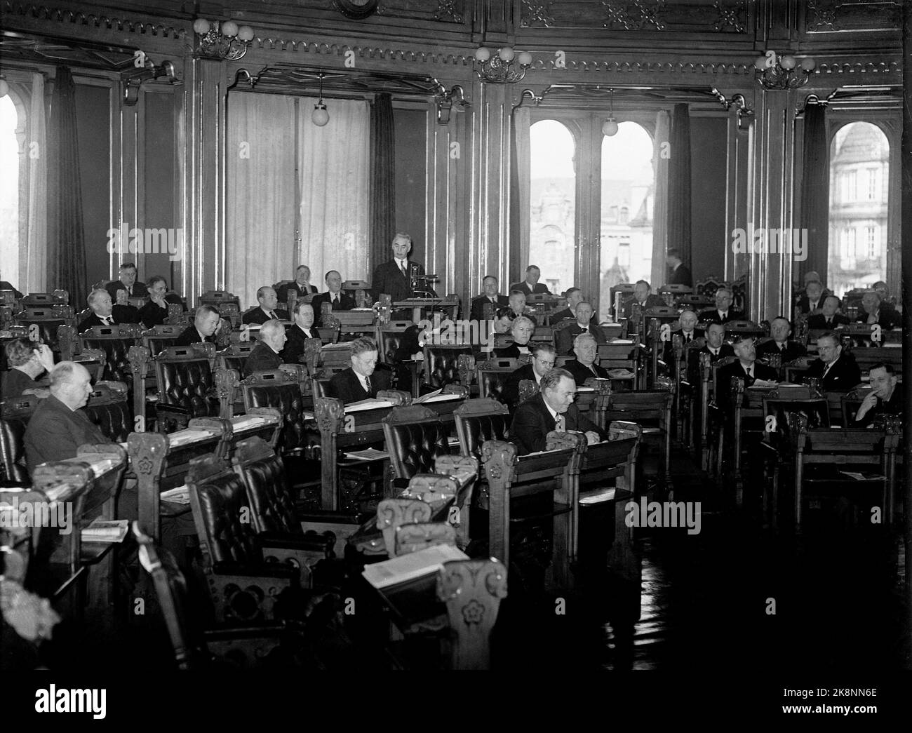 Oslo 19400406: Il ministro degli Esteri Halvdan Koht parla ai rappresentanti dello Storting, tre giorni prima dello scoppio della guerra. Foto: NTB Foto Stock