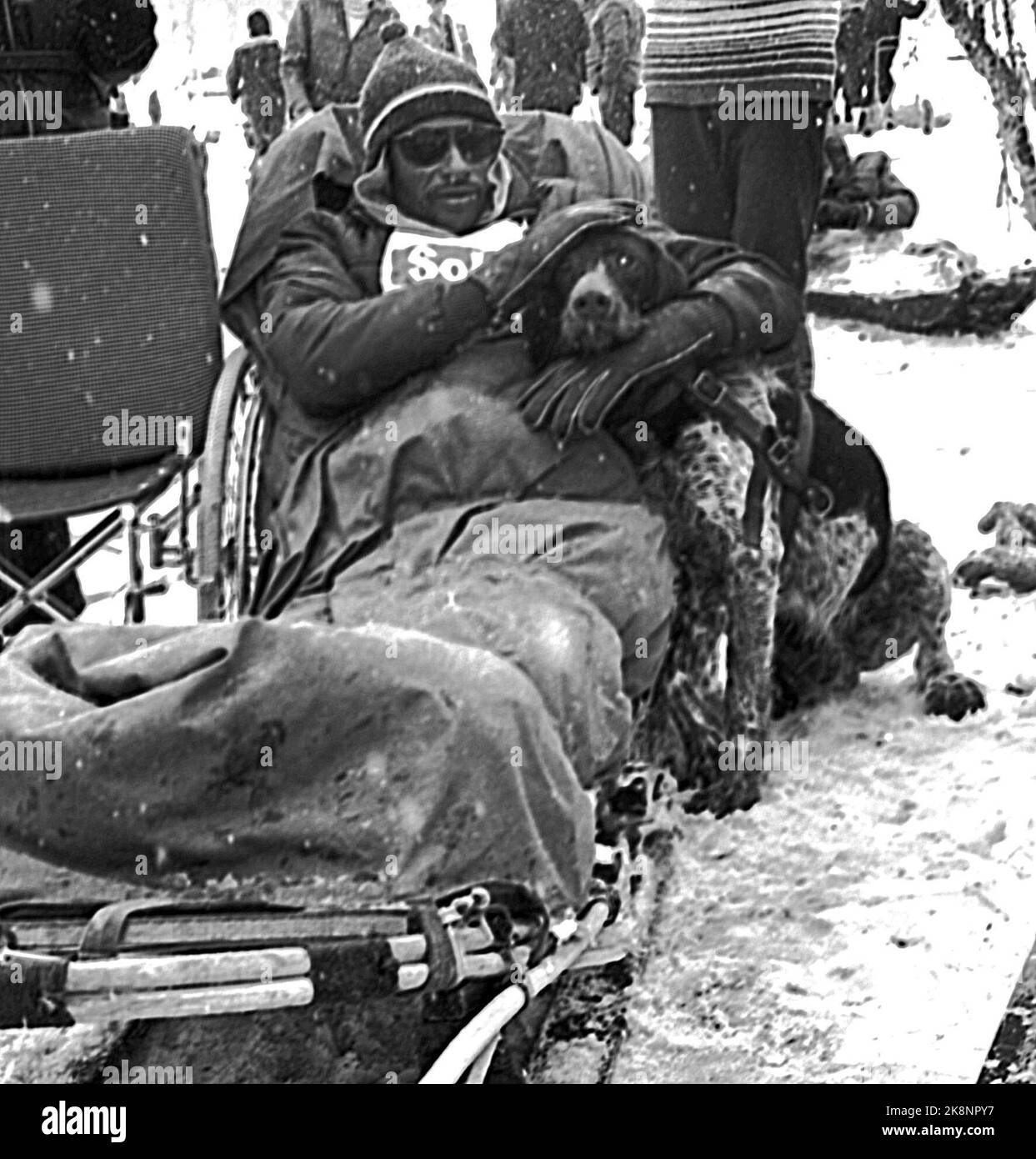 Nel 1971 Abebe Bikila, Beitostølen Etiopia, due volte campione olimpico della maratona, visita Beitostølen su invito di Erling Stordahl. È paralizzato dopo un incidente automobilistico tre anni fa. Ha vinto la sua classe in squadre di legno in slitta con cani. Foto: Ivar Aaserud / corrente / NTB Foto Stock