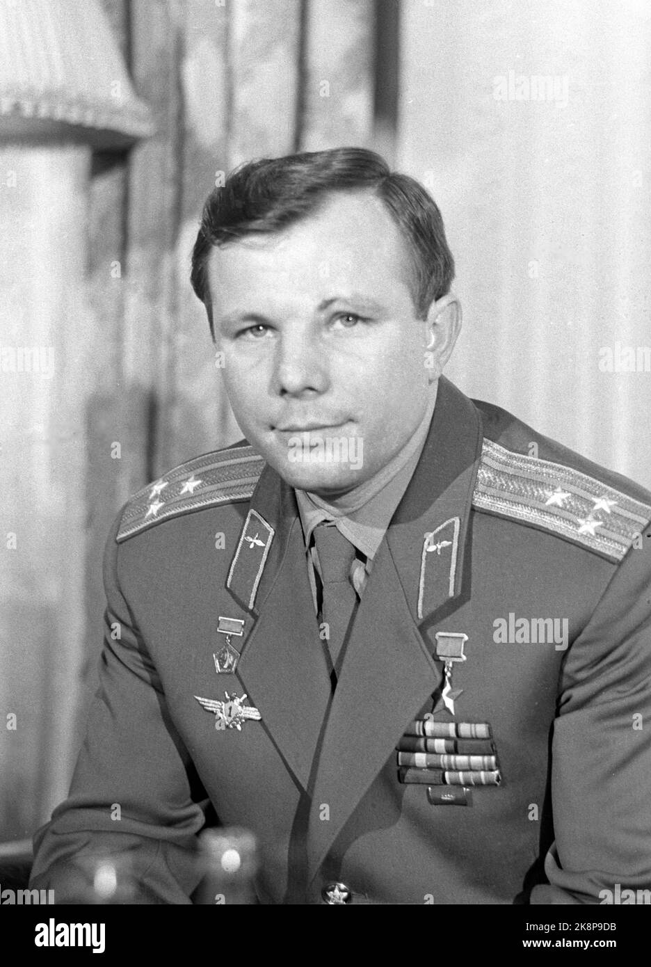 Oslo 19640308. I cosmonauti sovietici Jurij Gagarin (nella foto) e Valerij Bykovsky visitano la Norvegia. Ecco una conferenza stampa con gli astronauti. Foto: Arild Hordnes / NTB / NTB Foto Stock