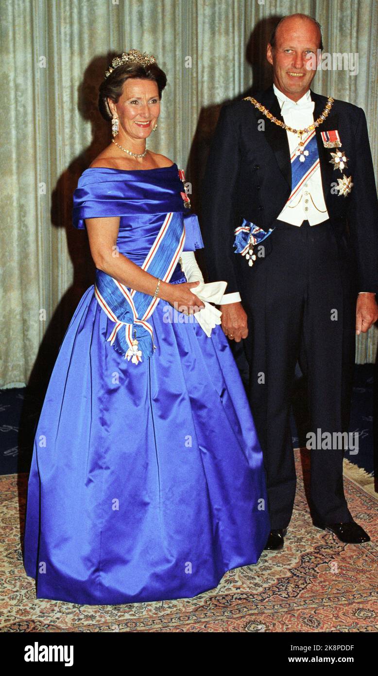 diademi-blu-immagini-e-fotografie-stock-ad-alta-risoluzione-alamy