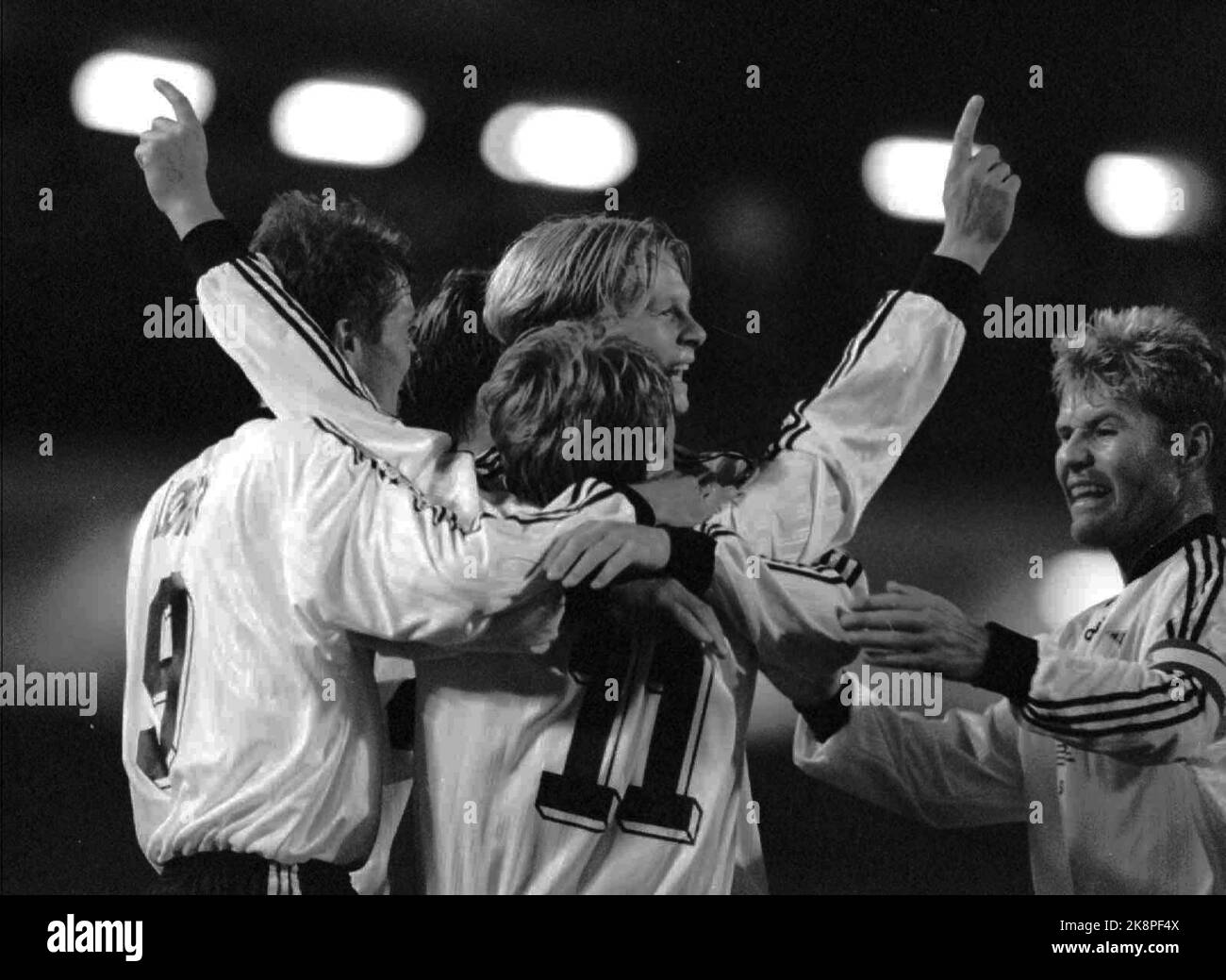 Gøtenborg, Svezia 19960911. Calcio, Champions League 1996/1997. IFK-Gothenburg-RBK (2-3) su Nya Ullevi. Grazie dopo aver segnato i gol Mini Jakobsen. Qui si rallegra di V. Karl-Petter Løken, Mini Jakobsen (11), Steffen Iversen e Bent Skammelsrud. /Jahn Ivar Jakobsen/ Photo: Gorm Kallestad / NTB - - la foto è di circa 2 MB - - - Foto Stock