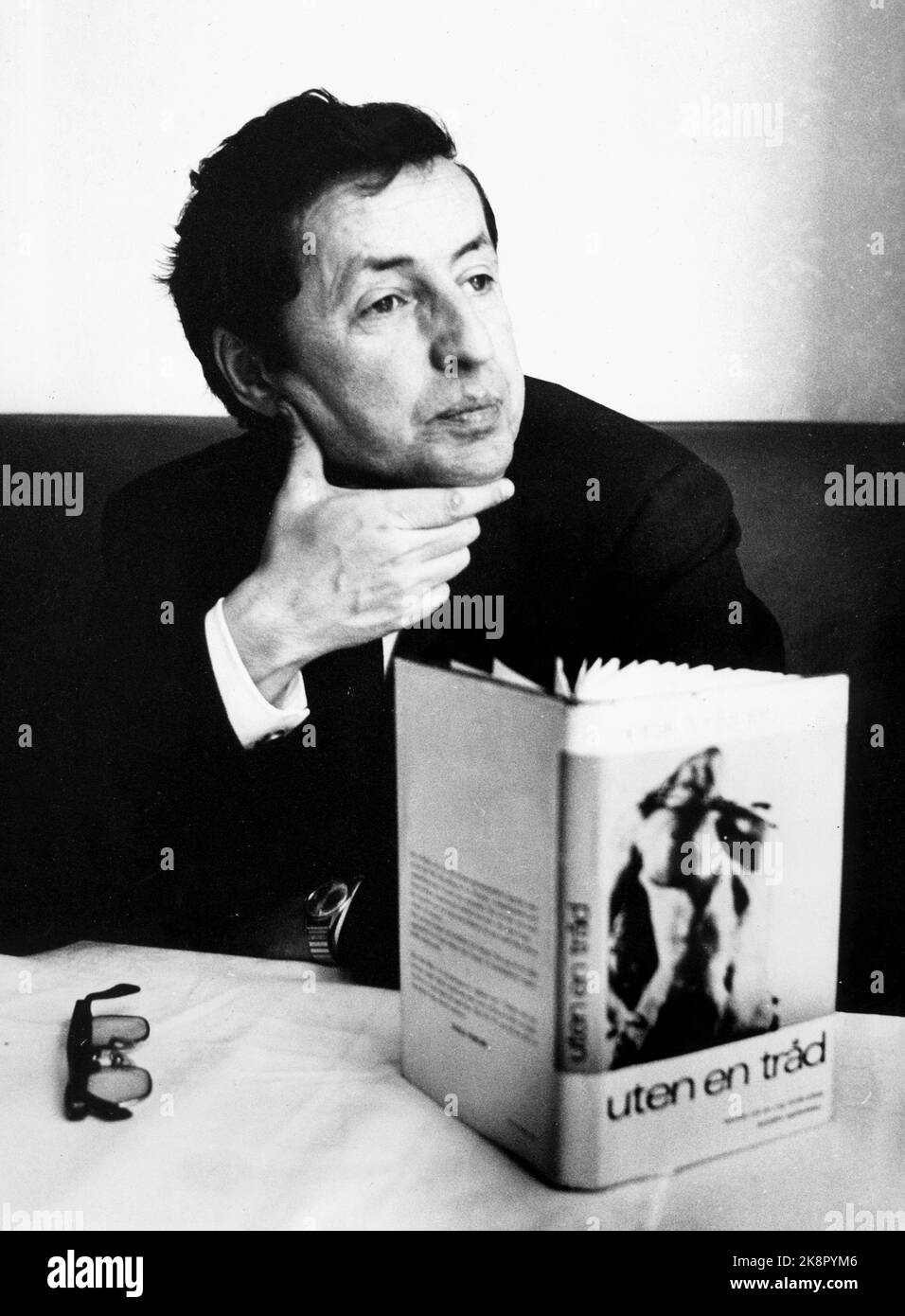 1966; autore Jens Bjørneboe (1920-1976). Le onde erano alte quando '' senza filo '' uscì alla Scala Forlag nel 1966. Nella decisione della Corte, '' senza filo '' è stato definito indiscutibile e Bjørneboe è stato condannato. Foto; corrente / NTB / Ivar Aaserud Foto Stock