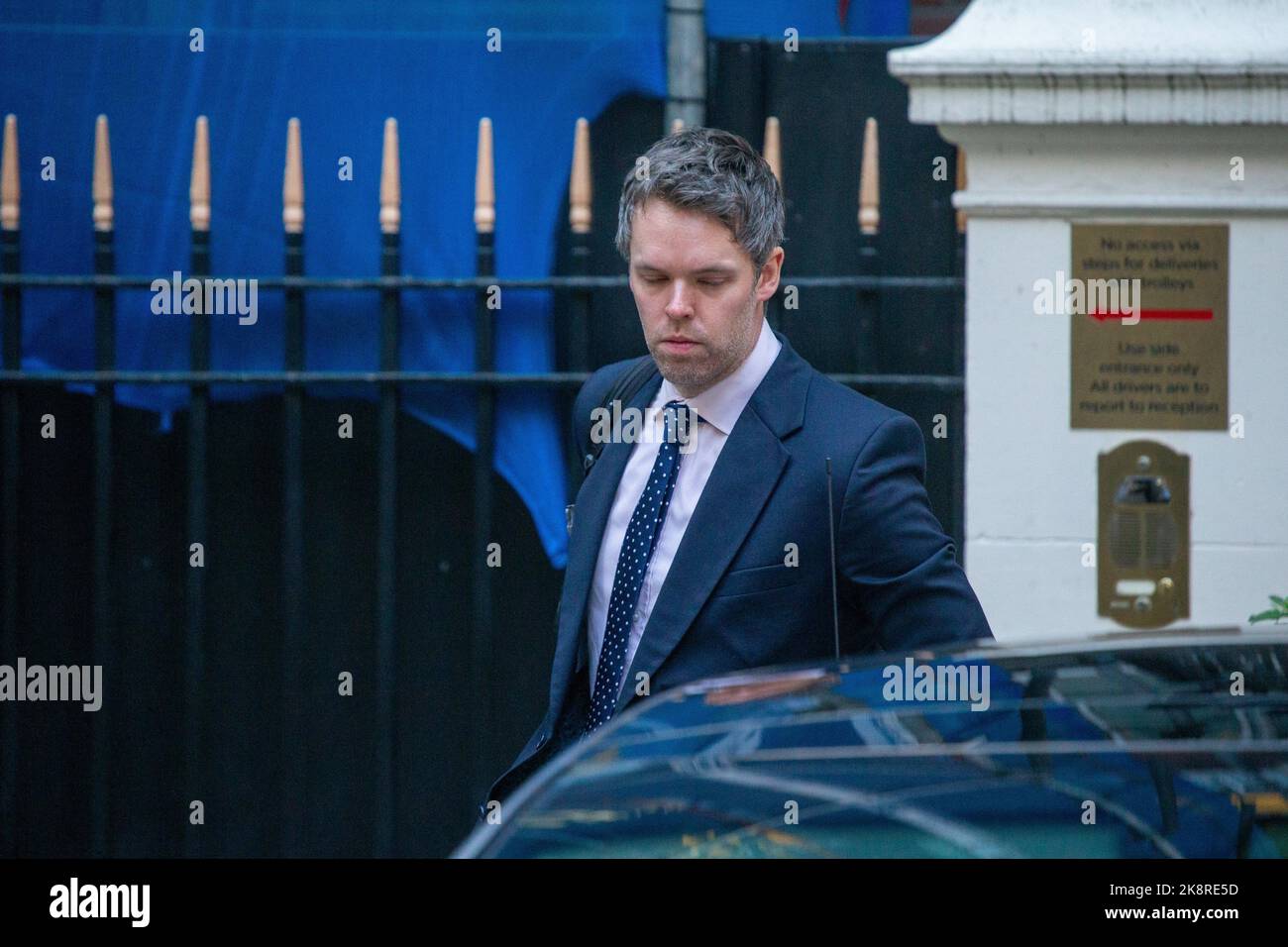 Londra, Inghilterra, Regno Unito. 24th Ott 2022. Il consigliere di Rishi Sunak, LIAM BOOTH-SMITH, è stato visto al CCHQ. (Credit Image: © Tayfun Salci/ZUMA Press Wire) Foto Stock