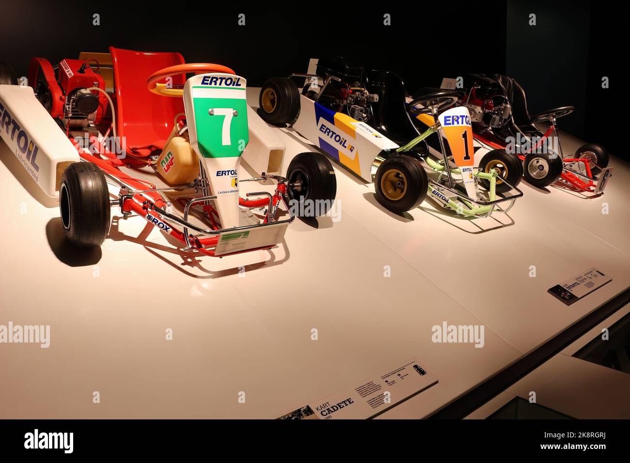 Collezione di go-kart dalla prima carriera di Fernando Alonso Formula 1 campione del mondo pilota di corse Museo e circuito Oviedo Asturais Spagna Foto Stock