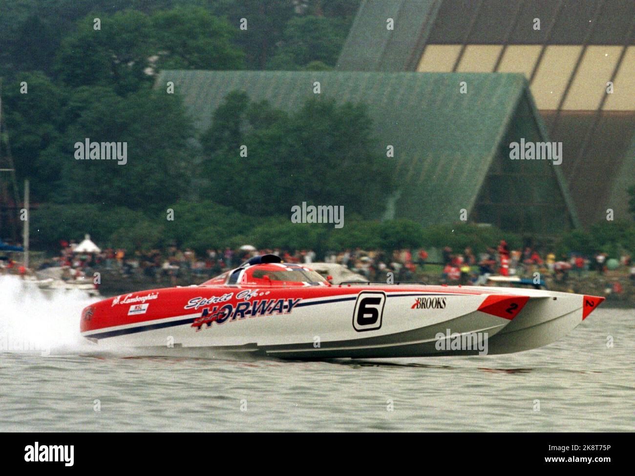 Oslo 19970802: Kjell Inge Røkke con la barca 'Spirit of Norway' si sta ...