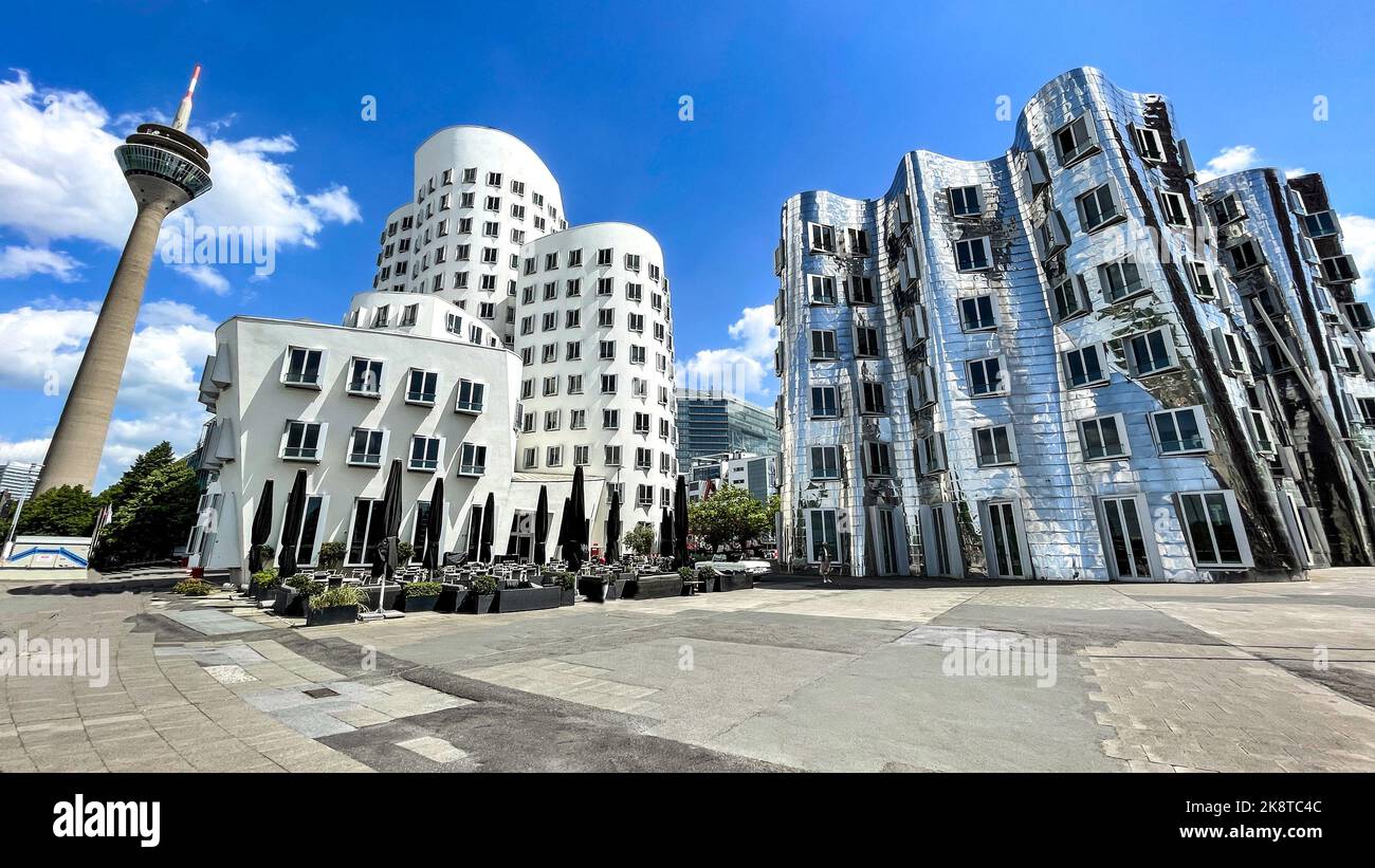 Architettura di Frank Gehry a Düsseldorf, Germania Foto Stock