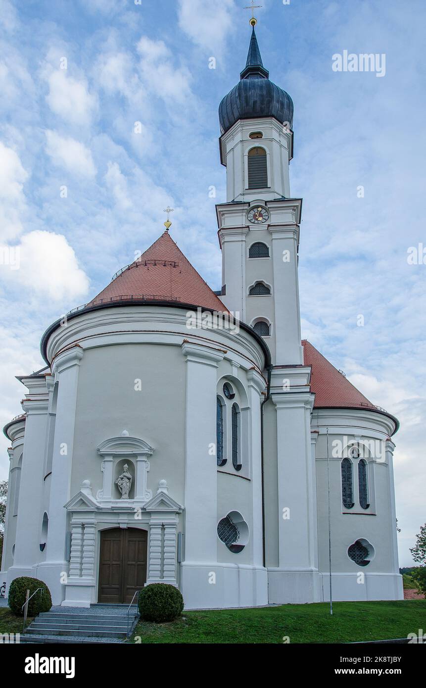 La chiesa di pellegrinaggio di Vilgertshofen in Baviera è uno degli edifici più importanti di tutta Lechrain. Foto Stock