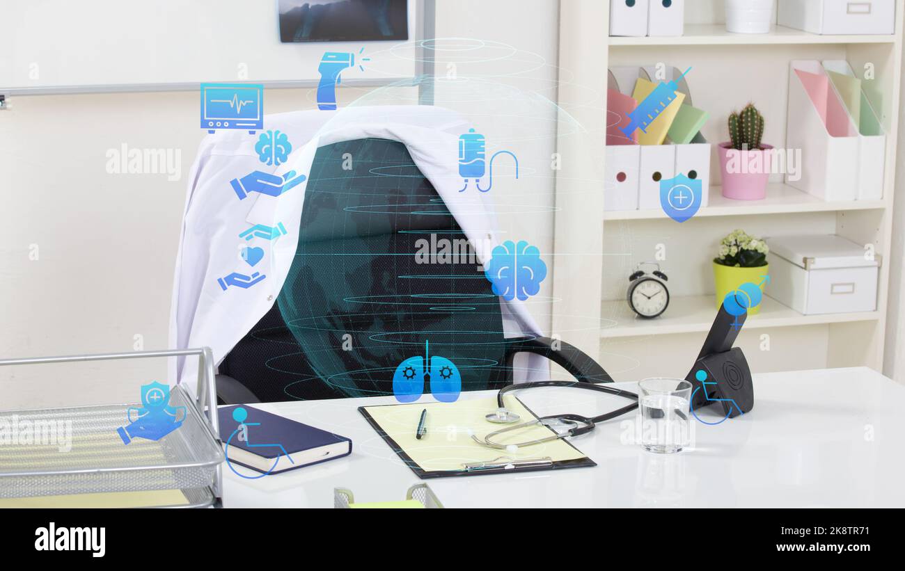 ospedale privato e personale che indossa uniforme sullo sfondo. Foto Stock