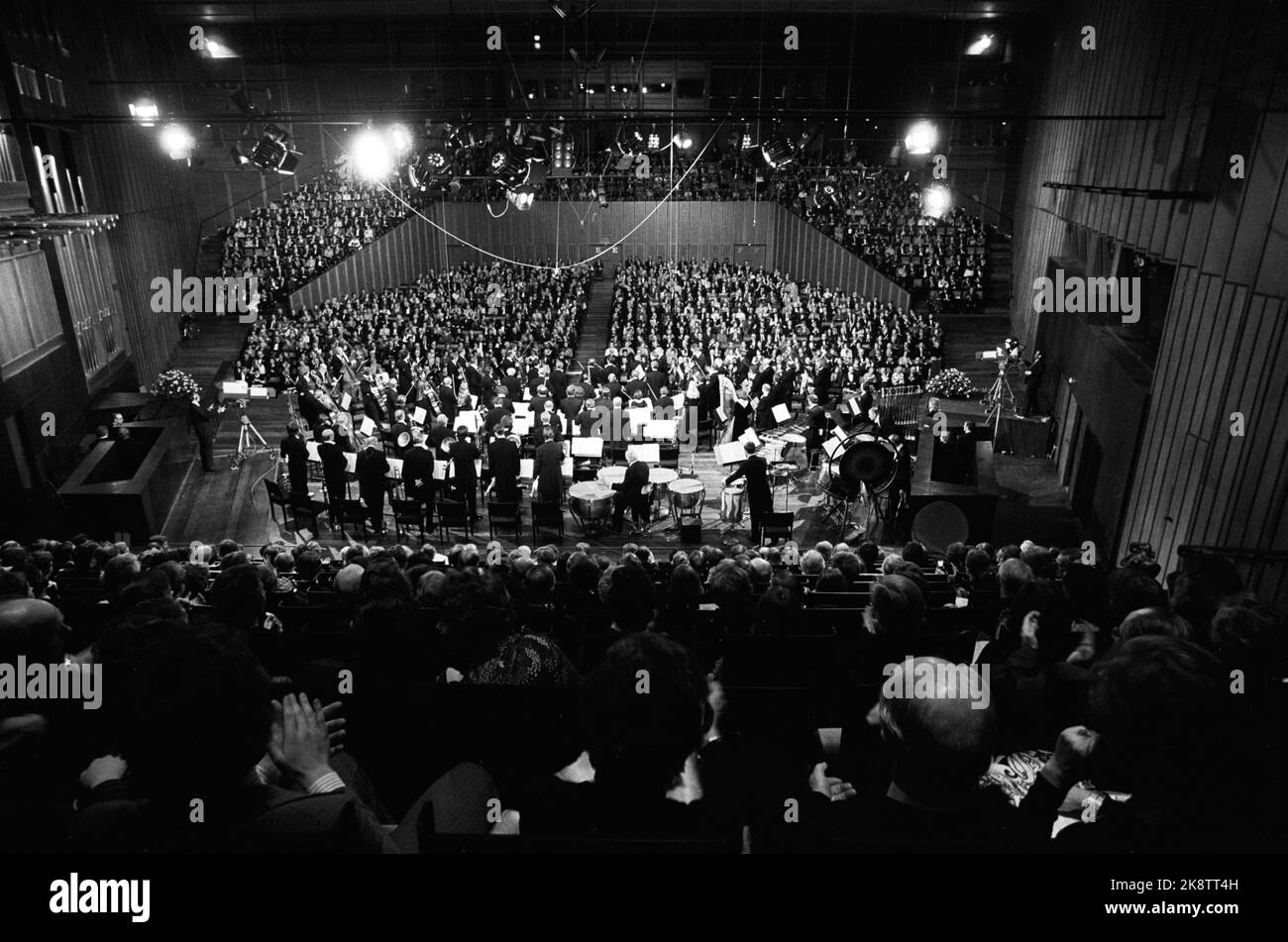 Oslo, 19970322. Sala concerti di Oslo, Munkedamsveien14. L'apertura. Motivo preso dai posti dietro l'orchestra. Foto: Erik Thorberg / NTB / NTB Foto Stock