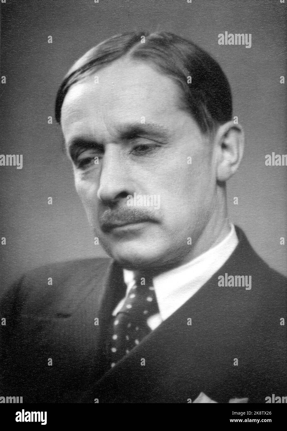 Non datato, circa 1940-45. Regista Søren Onsager, ritratto. Modelli, professore e direttore della Galleria Nazionale. Foto: NTB Foto Stock