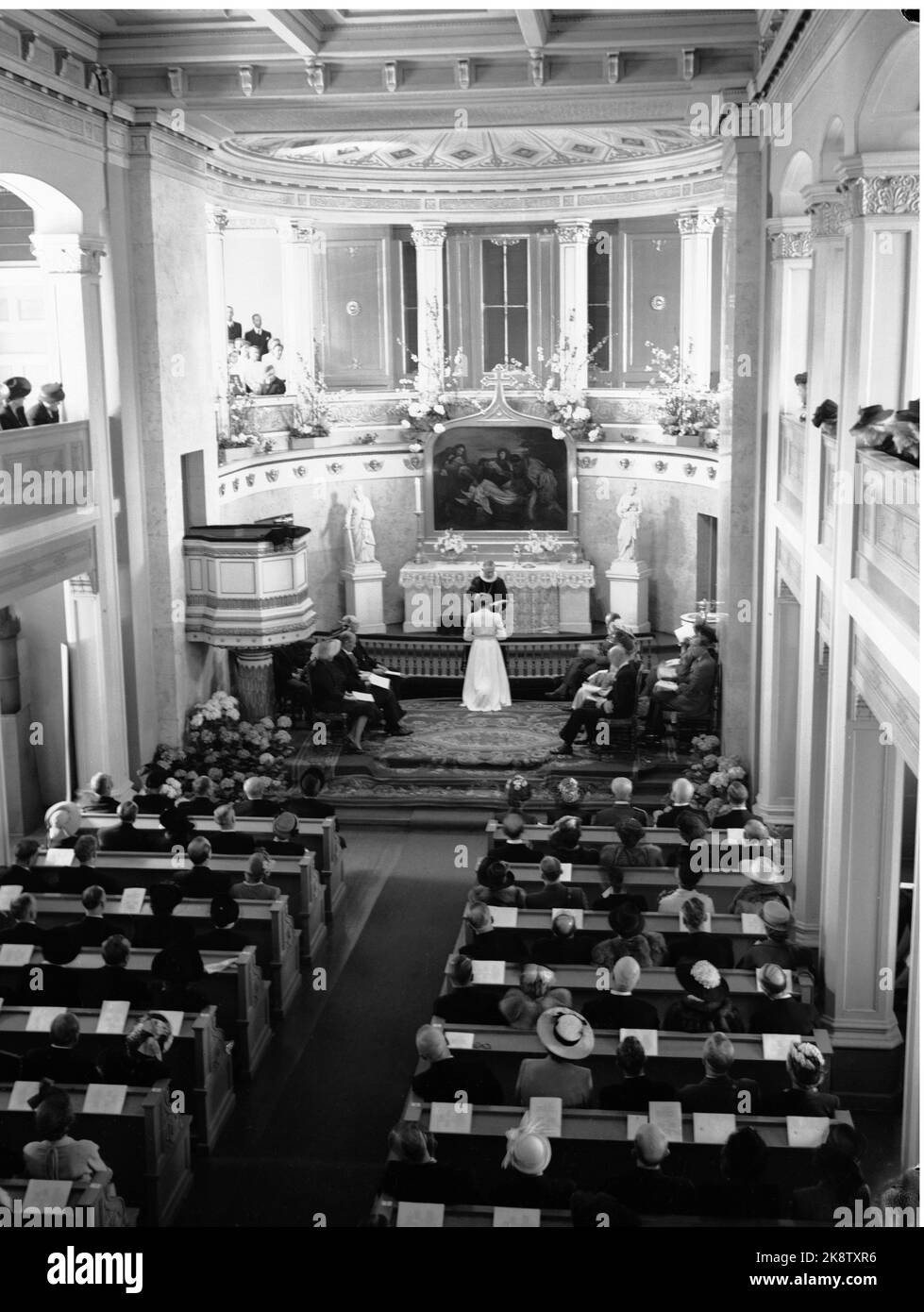 Oslo 19480509 Princess Astrid - Conferma. Qui dal servizio di conferma nella cappella del castello. Foto: NTB / NTB Foto Stock