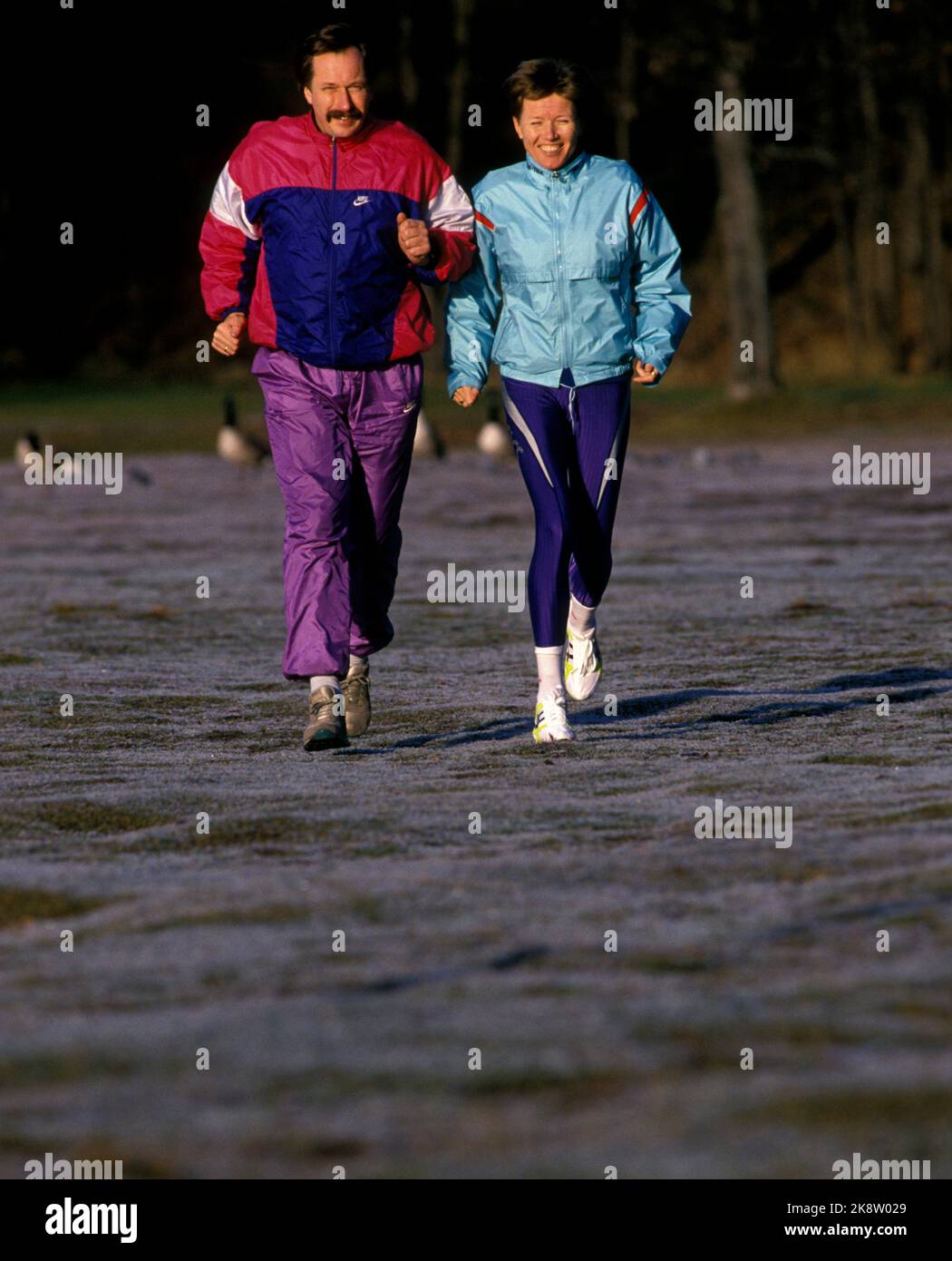 Oslo Febbraio 1991. Ingrid Kristiansen si allena con il suo allenatore, Johan Kaggestad. Foto; Dag E. Thorenfeldt / NTB Foto Stock
