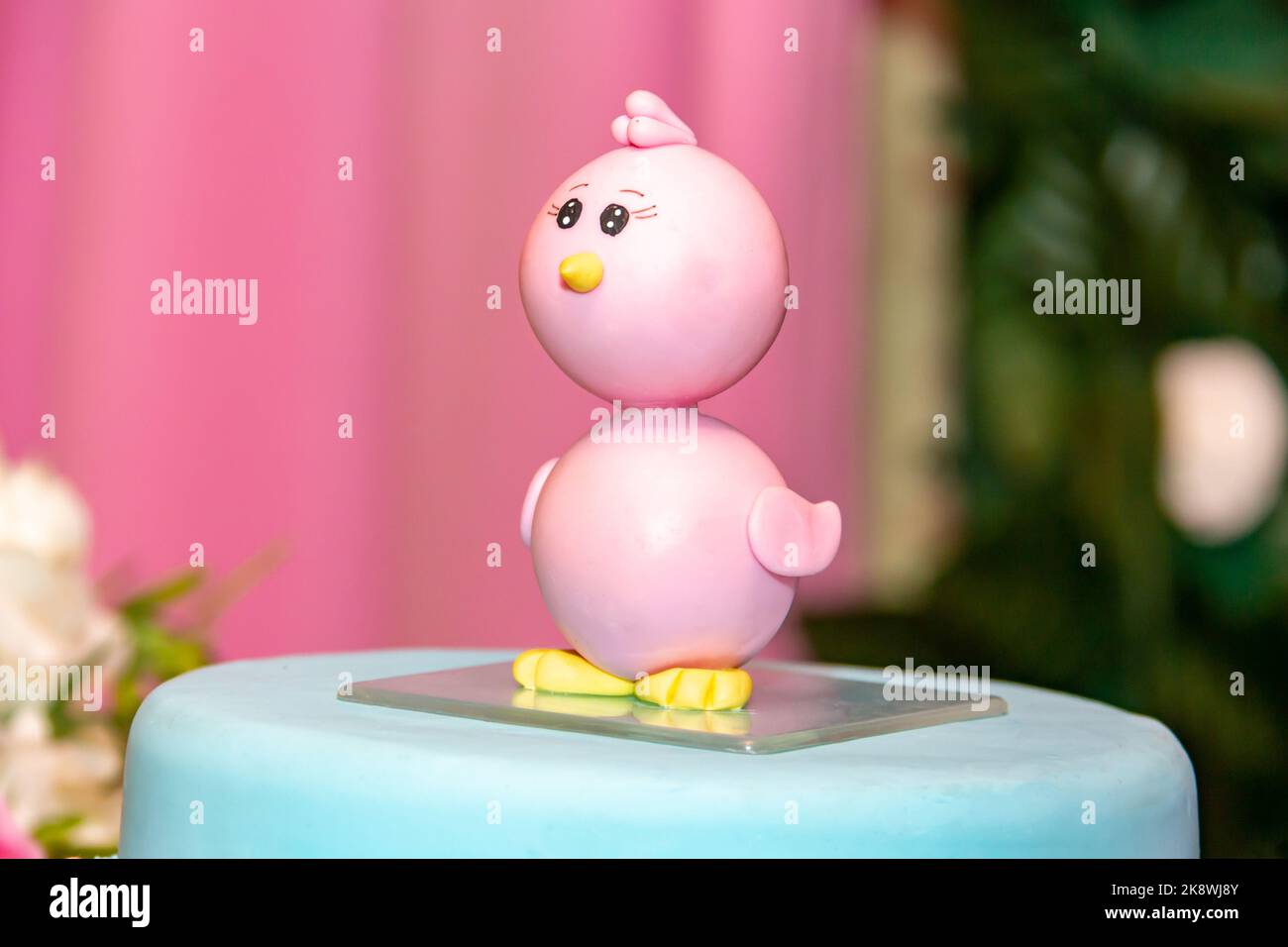 Torta di compleanno decorazione uccello Foto Stock