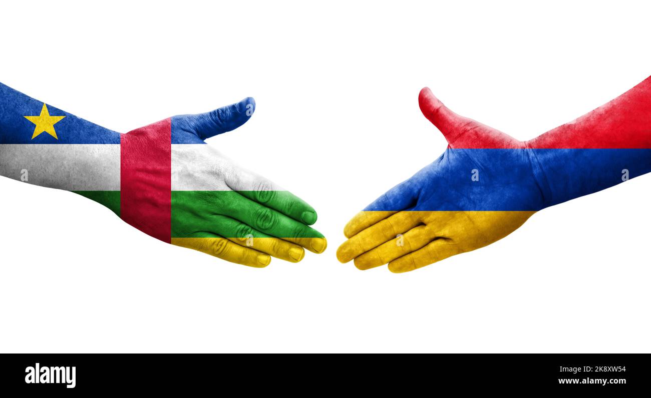 Stretta di mano tra l'Armenia e la Repubblica Centrafricana bandiere dipinte sulle mani, immagine trasparente isolata. Foto Stock