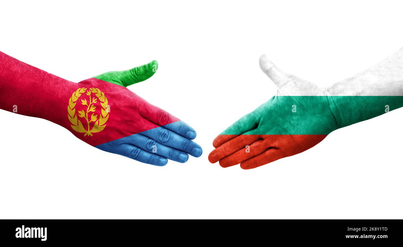 Stretta di mano tra Bulgaria ed Eritrea bandiere dipinte a mano, immagine trasparente isolata. Foto Stock