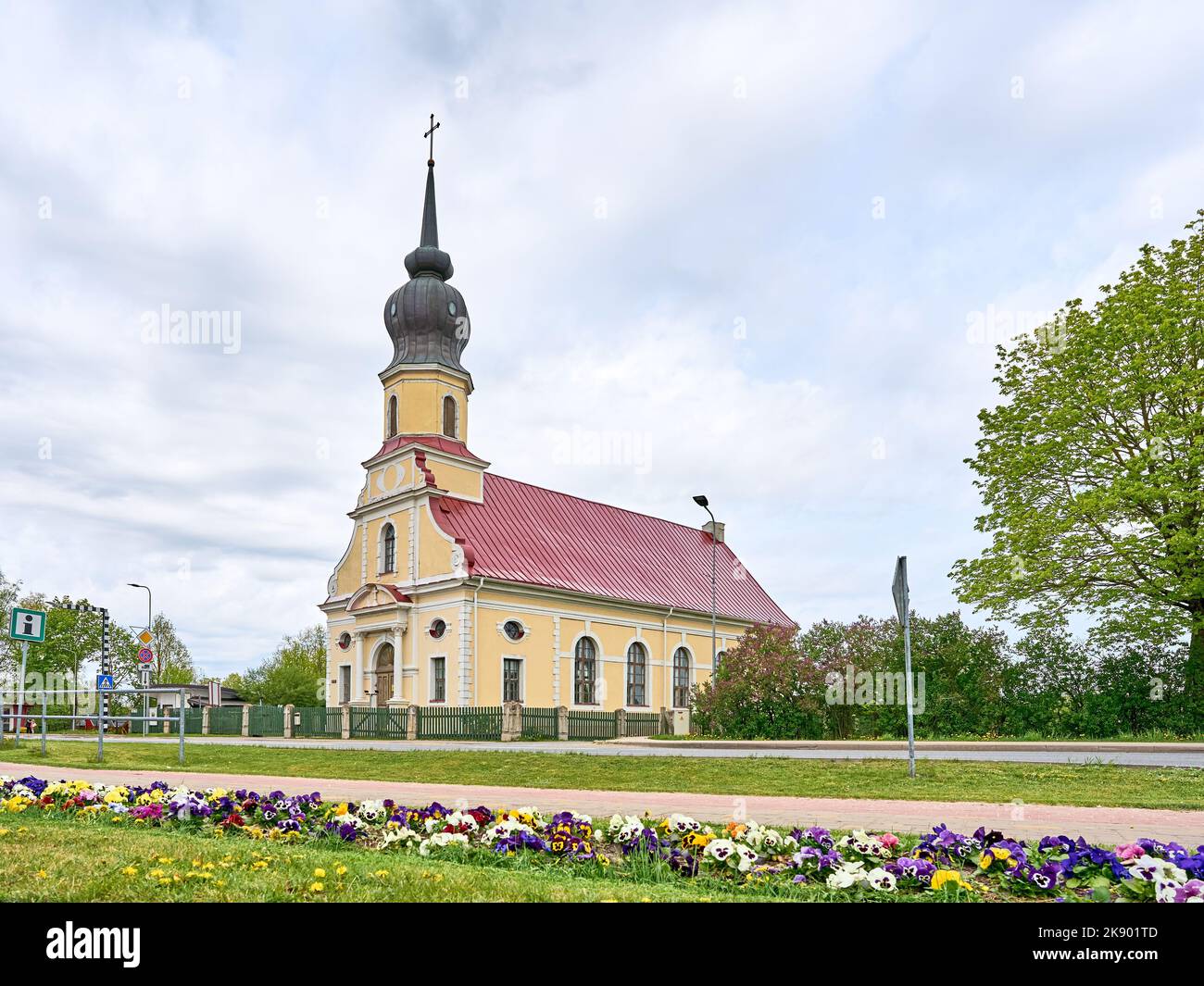 La storica chiesa evangelica luterana di Doles Kekavas a Kekava, Lettonia Foto Stock