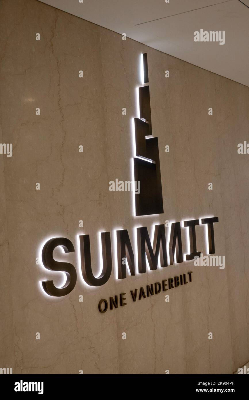 La cima è una piattaforma di osservazione sopraelevata nella altissima, One Vanderbilt, 2022, New York City, USA Foto Stock