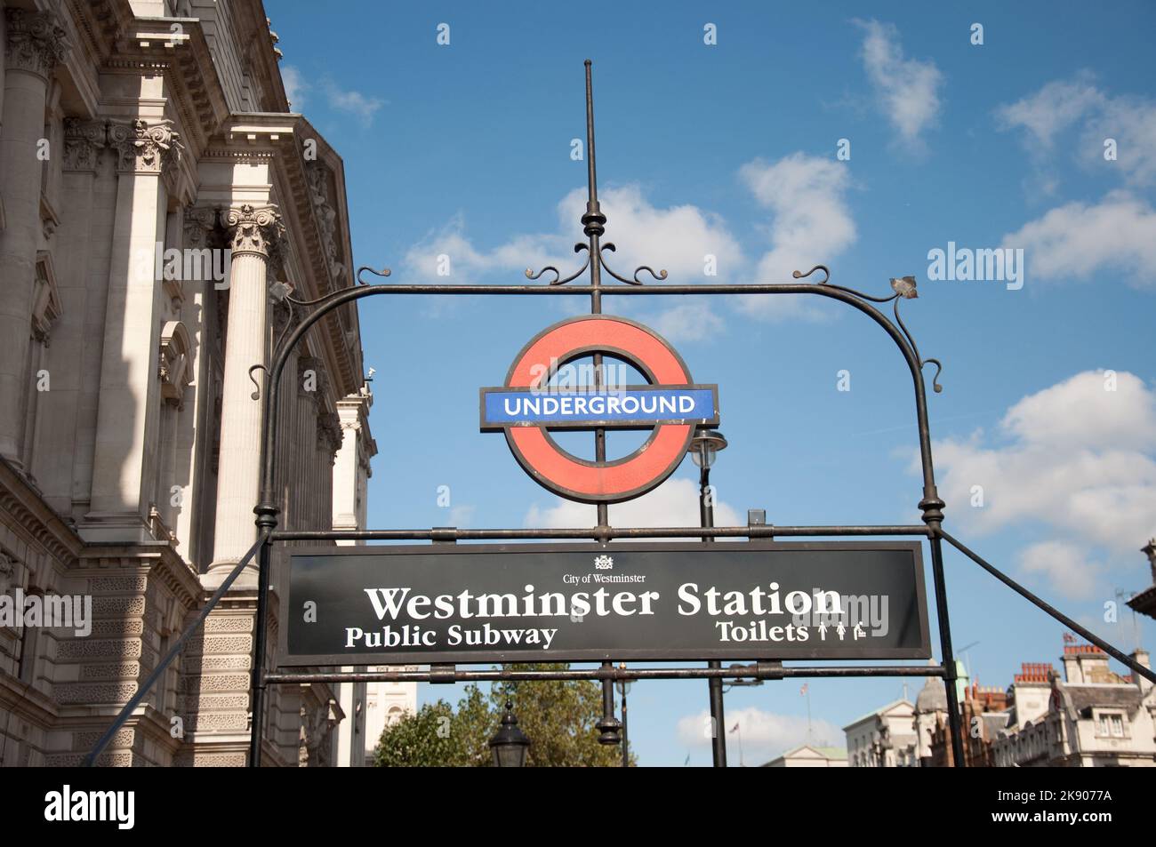 Stazione della metropolitana di Westminster, Whitehall, Westminster, Londra, Regno Unito Foto Stock