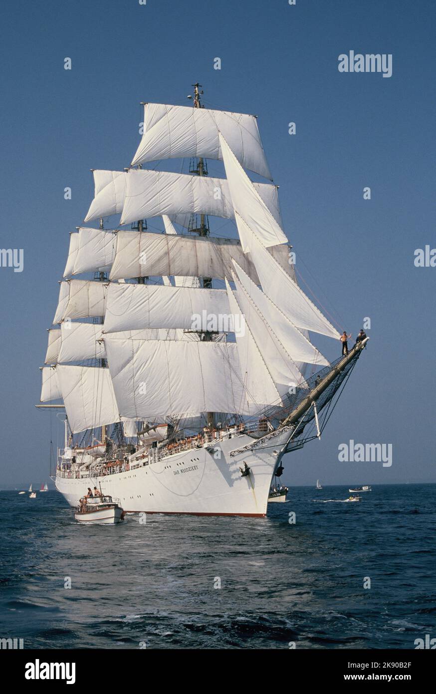 REGNO UNITO. Isola di Wight. Cowes. Nave da addestramento polacca. Dar Mlodziezy. Lanciato nel novembre 1981. Foto Stock