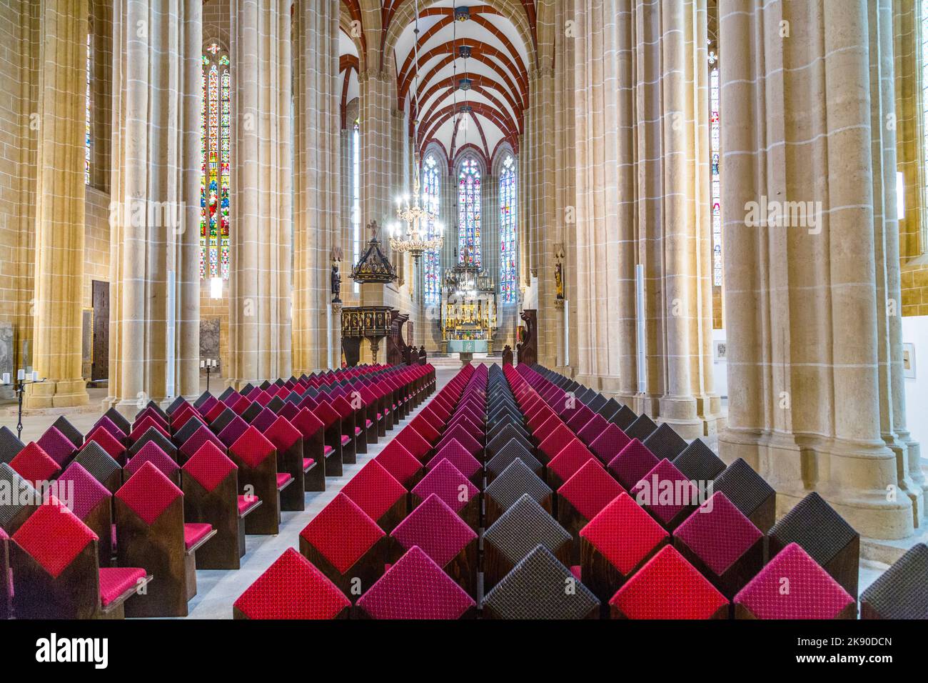 MUEHLHAUSEN, GERMANIA - 17 GENNAIO 2016: Chiesa di nostra Signora a Muelhausen, Germania. La città fu menzionata per la prima volta nel 967 e divenne molto importante in cent Foto Stock